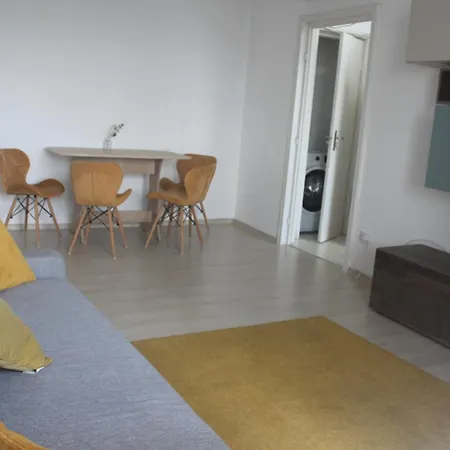 Cozy Apartment At Gara De Nord Bucharest Exterior photo